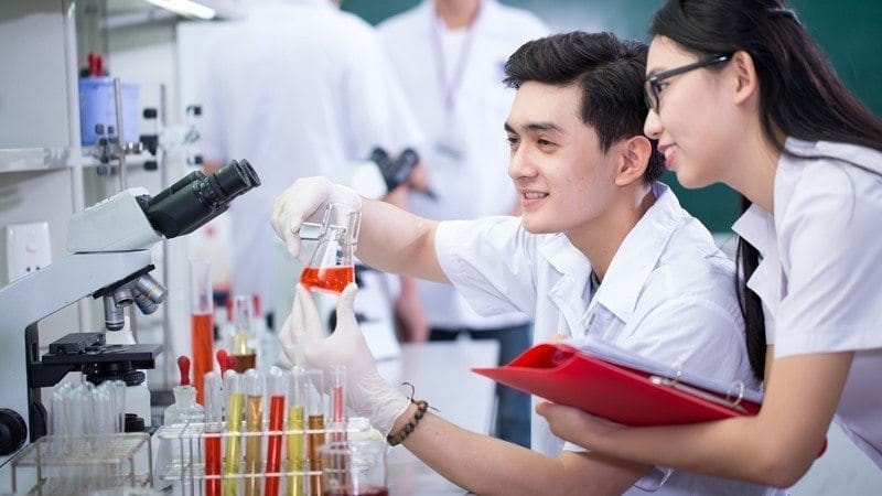Học Văn bằng 2 Dược tại Cần Thơ có được mở quầy thuốc không?