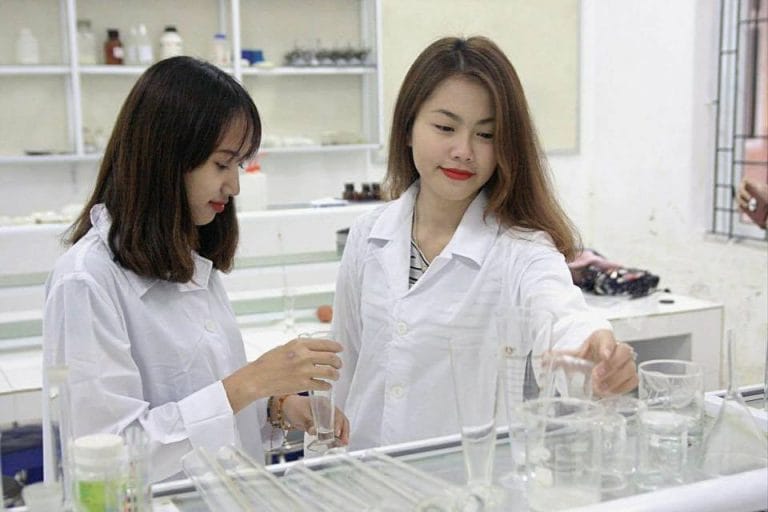 Năm 2025 có nên học Văn bằng 2 Cao đẳng Dược tại Cần Thơ?