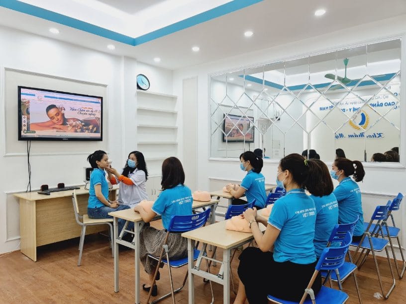 Mức học phí ngành Chăm sóc sắc đẹp Cần Thơ 2025