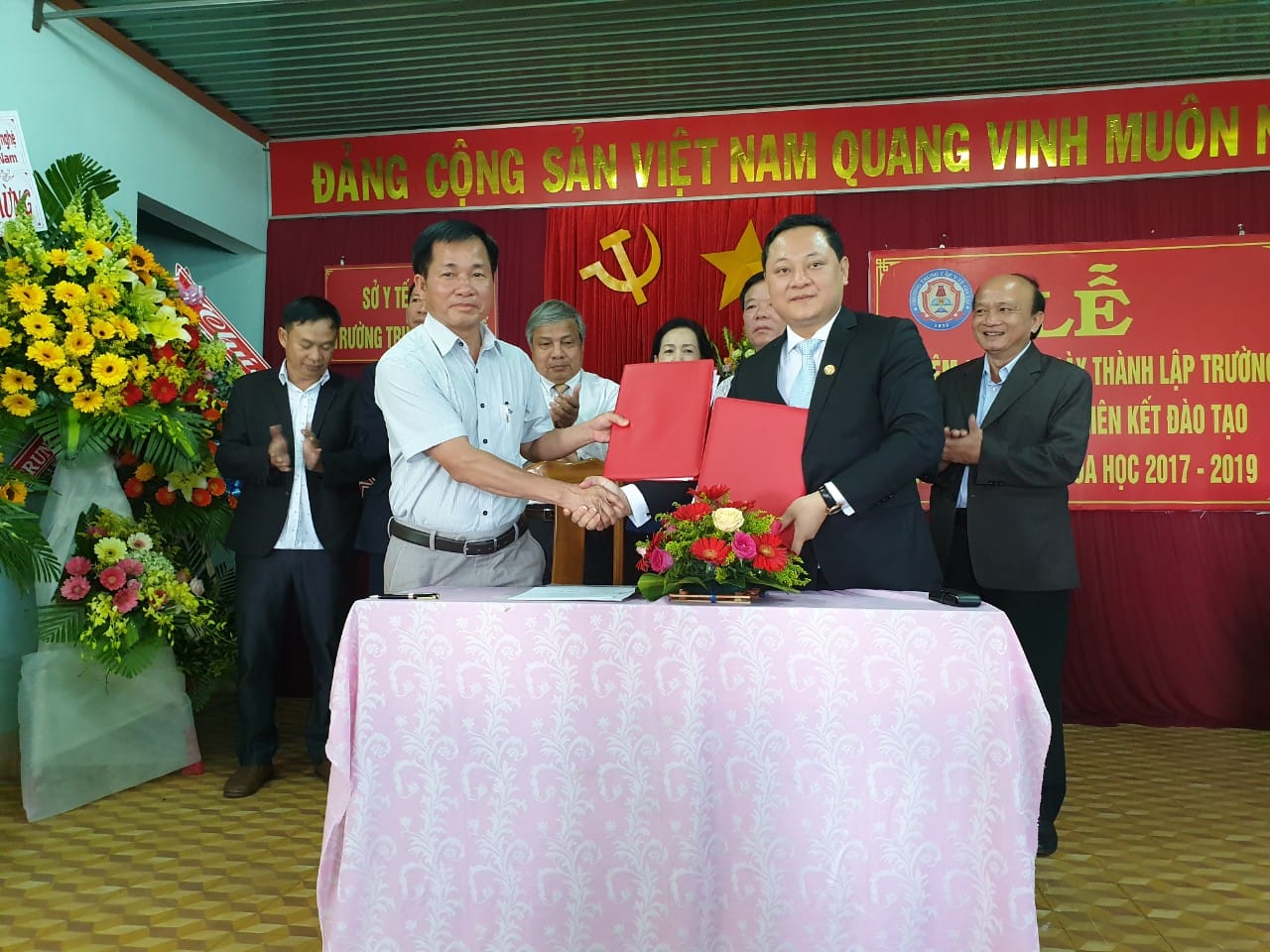 Trường Cao đẳng Công nghệ Y – Dược Việt Nam ký hợp đồng hợp tác đào tạo với trường Trung cấp Y – Tế Gia Lai